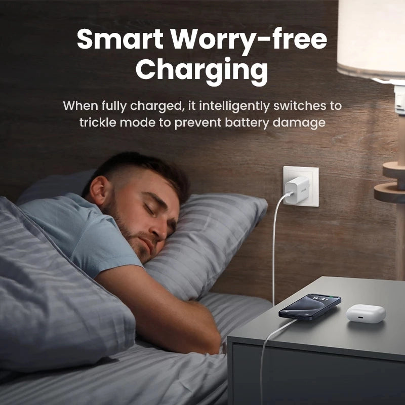 UGREEN QI2 15W WIRELESS MAGNETIC CHARGER WITH FAST CHARGING / MAGNETIC / ANTI SLIP - WHITE